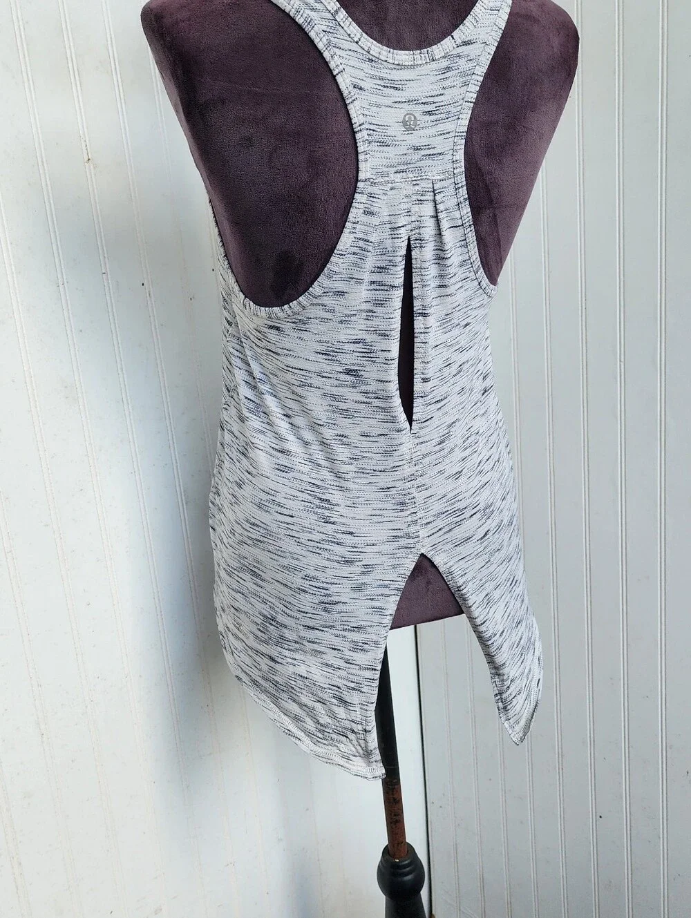 Lululemon Split Back Racerback Tank Ivory Gray Size 4 Sleeveless Yoga Tie Back